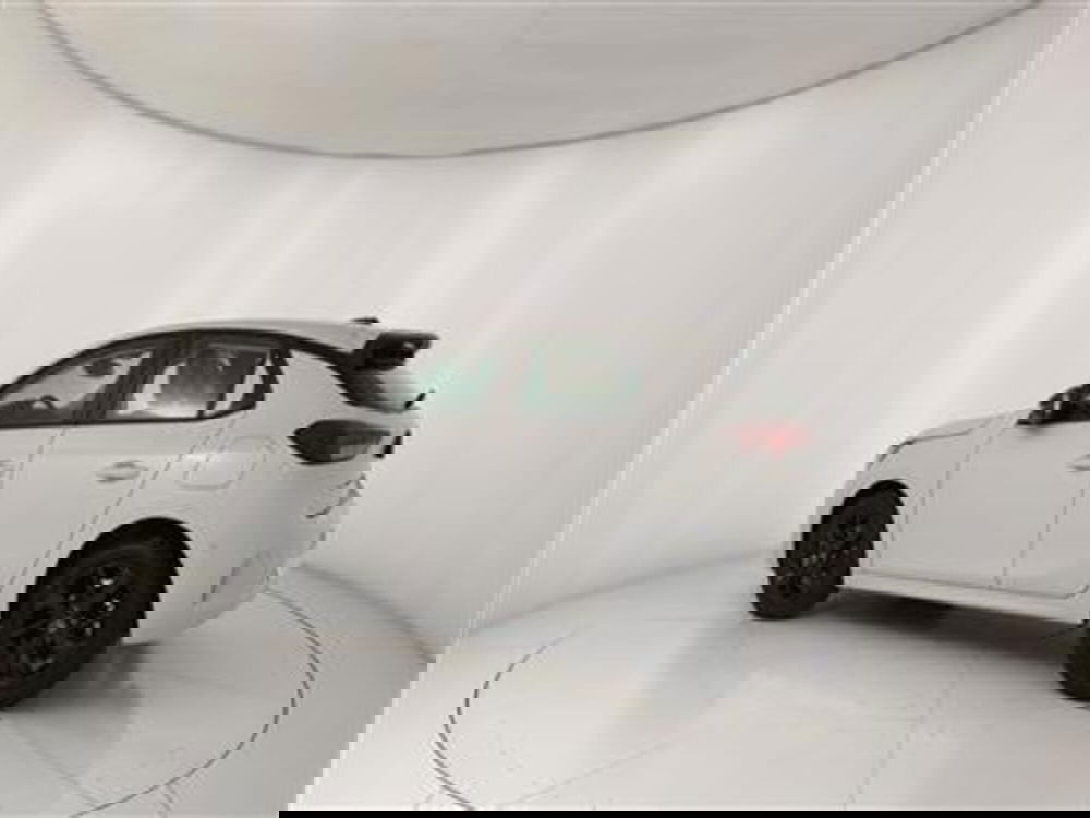 Opel Corsa nuova a Bari (4)