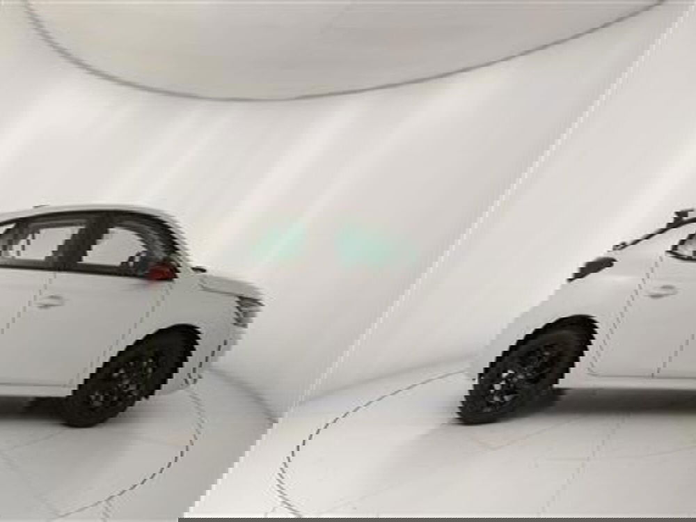 Opel Corsa nuova a Bari (9)