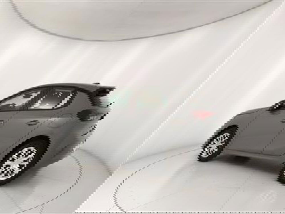 Opel Corsa nuova a Bari (4)