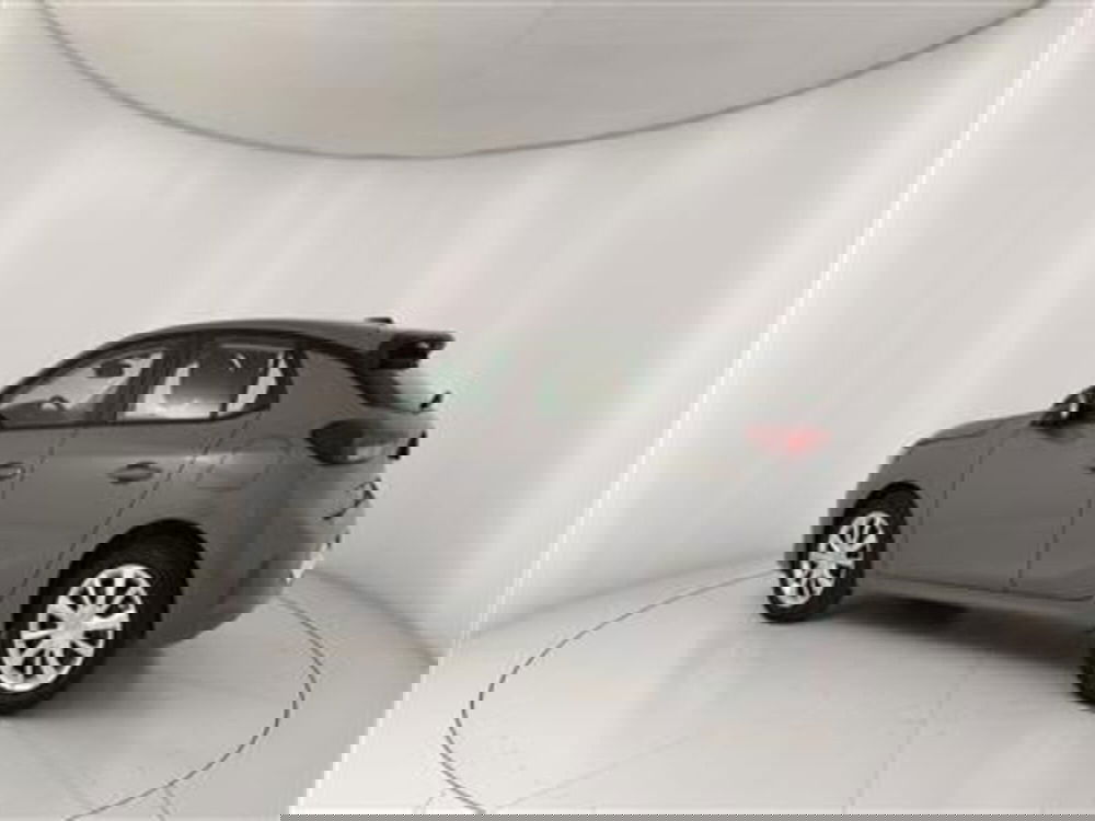 Opel Corsa nuova a Bari (4)