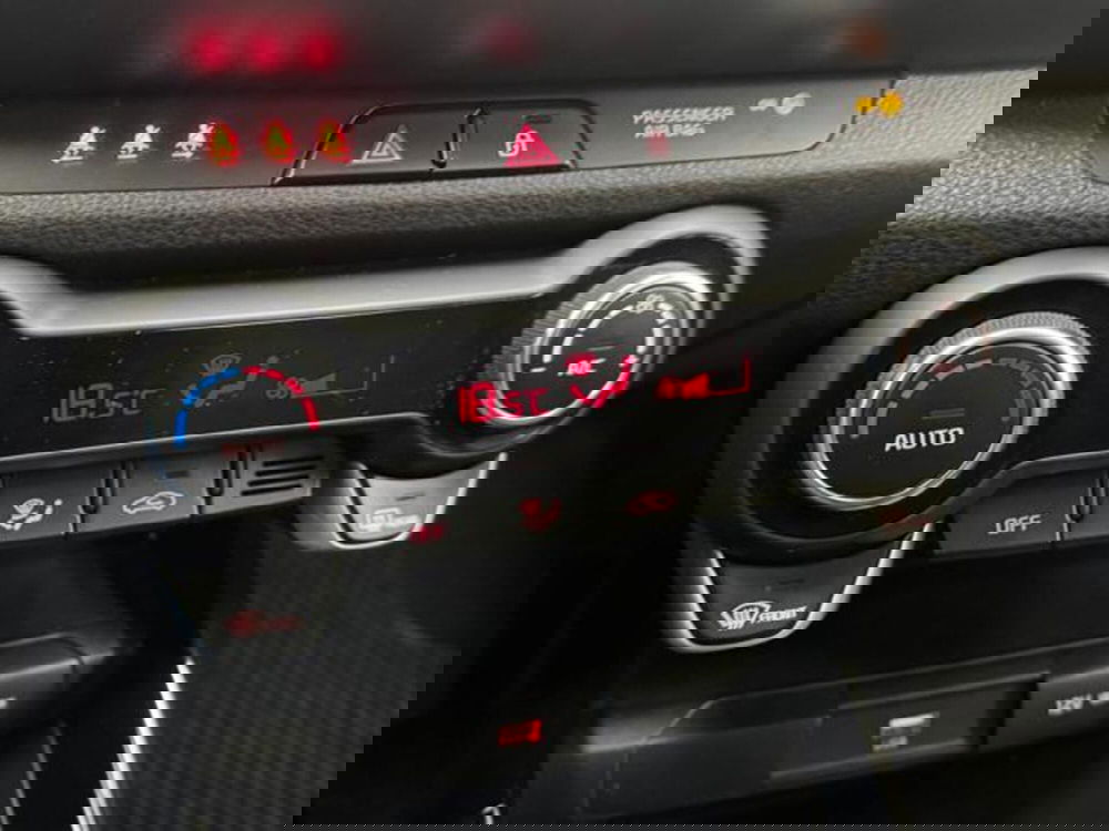 Kia Stonic usata a Como (18)