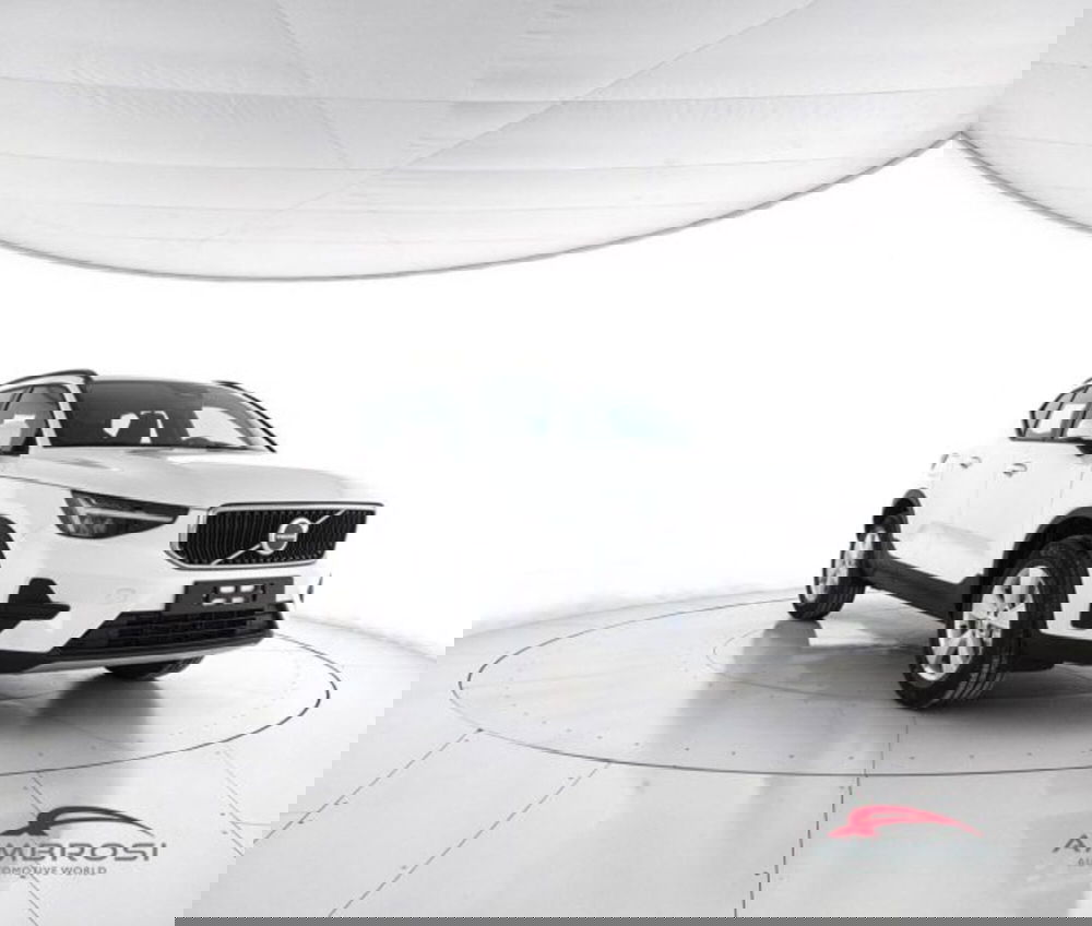 Volvo XC40 nuova a Perugia (2)