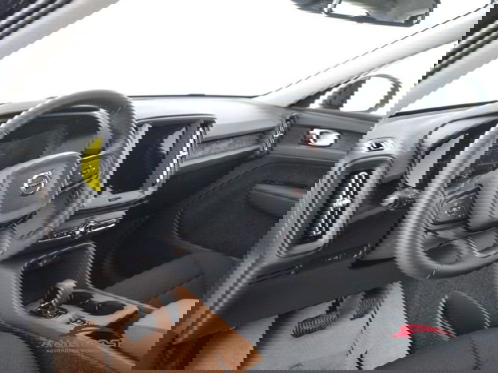 Volvo XC40 nuova a Perugia (8)