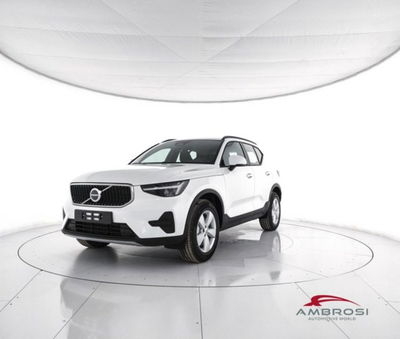Volvo XC40 B3 automatico Essential nuova a Corciano