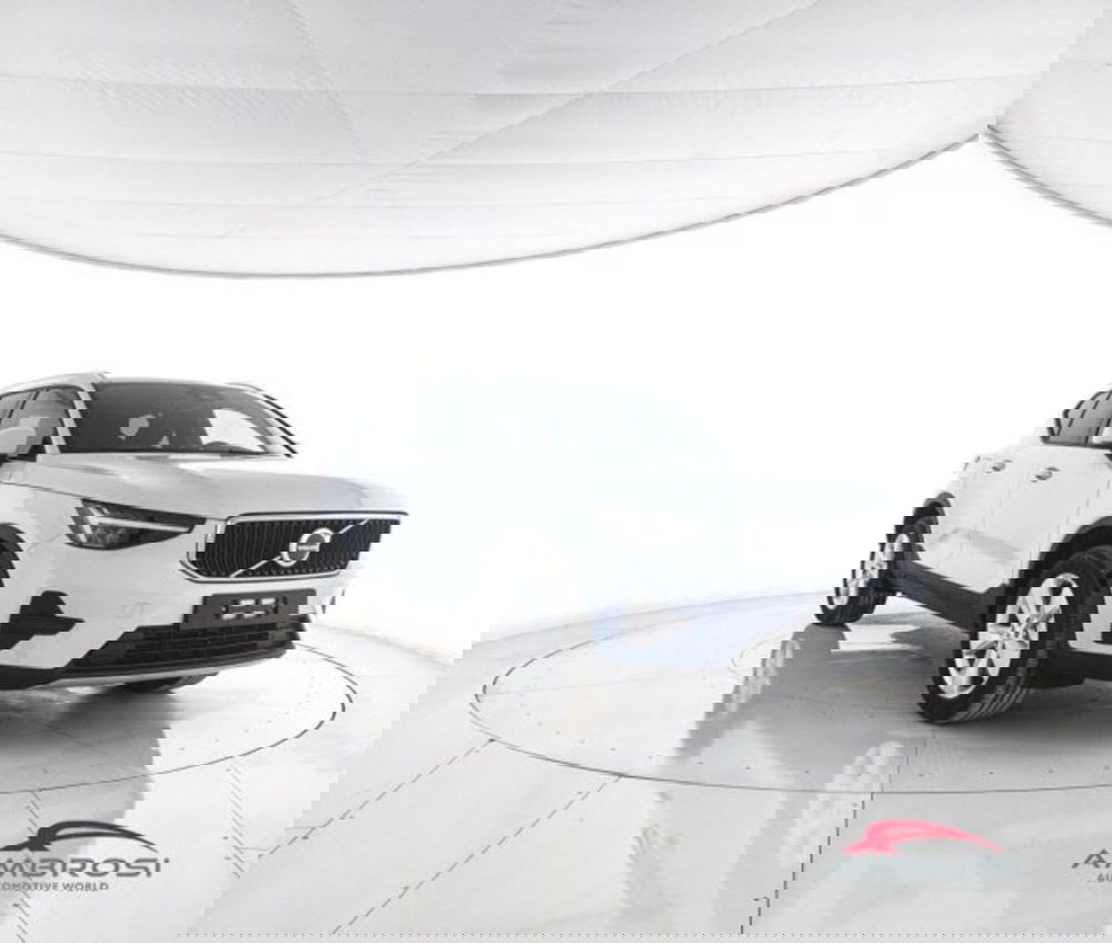 Volvo XC40 nuova a Perugia (2)