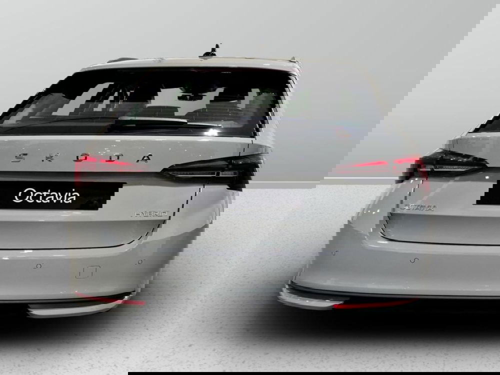 Skoda Octavia Station Wagon nuova a Padova (8)