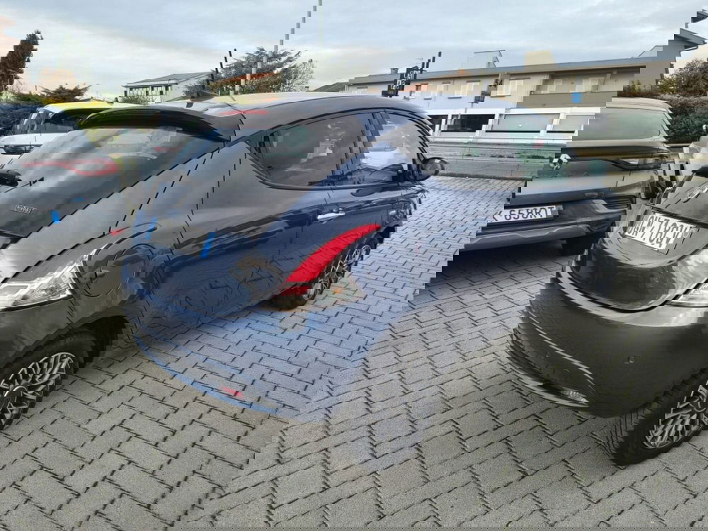 Lancia Ypsilon usata a Firenze (5)