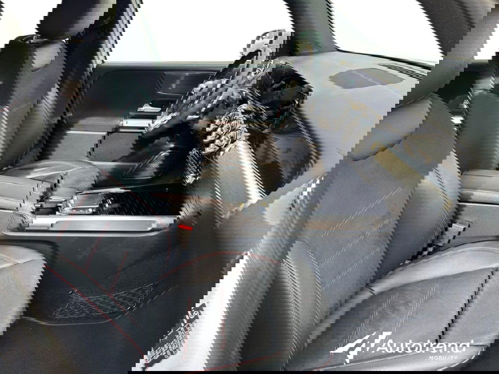 Mercedes-Benz GLB usata a Bari (8)