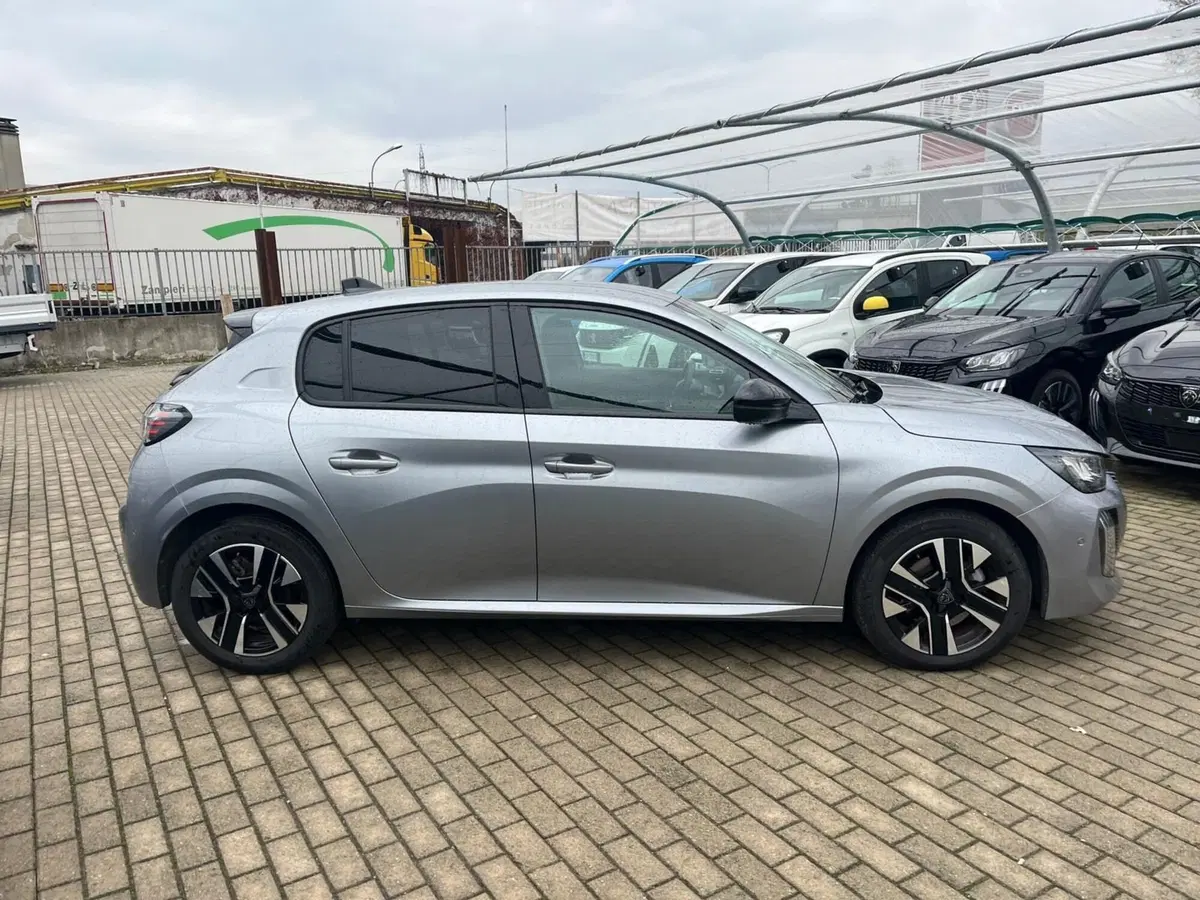 Peugeot 208 usata a Milano (5)