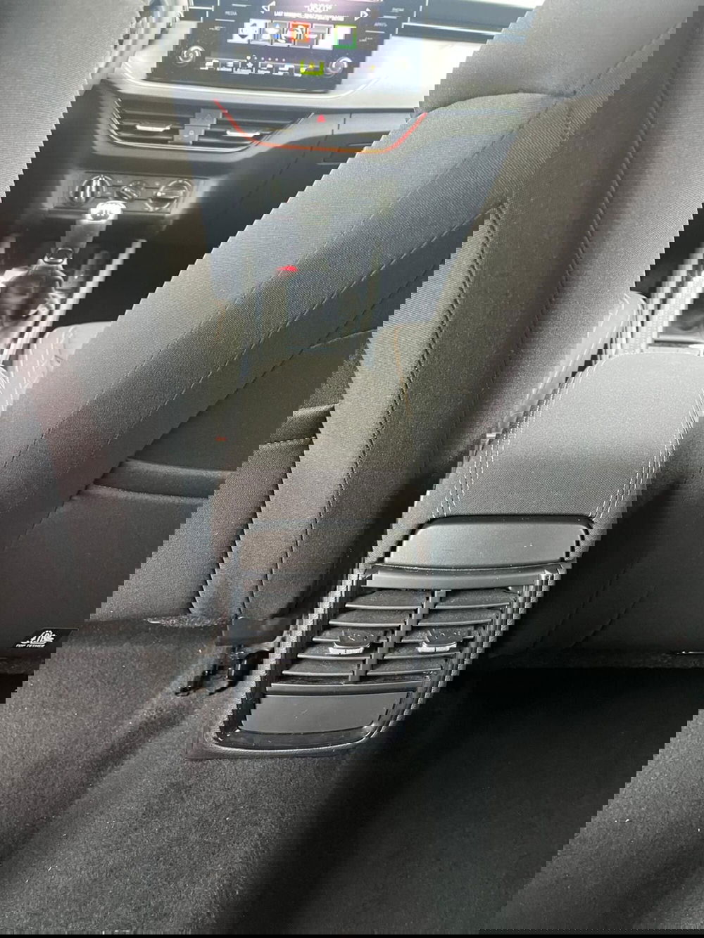 Skoda Kamiq usata a Milano (19)