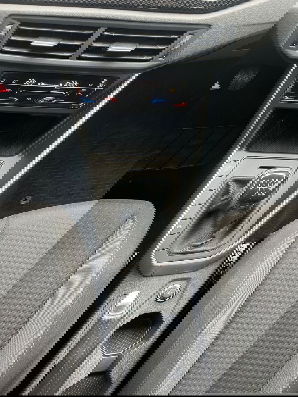 Volkswagen Polo usata a Milano (17)