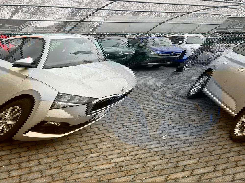 Skoda Scala usata a Milano (3)