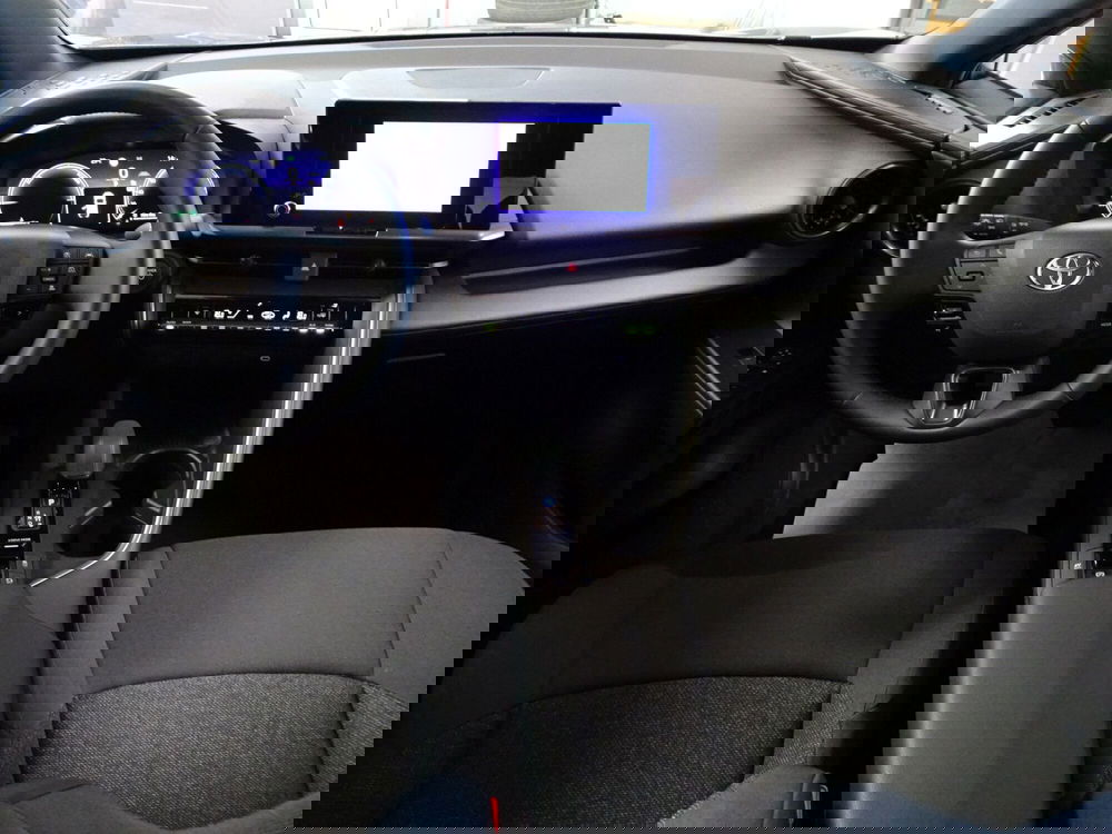 Toyota Toyota C-HR nuova a Treviso (12)