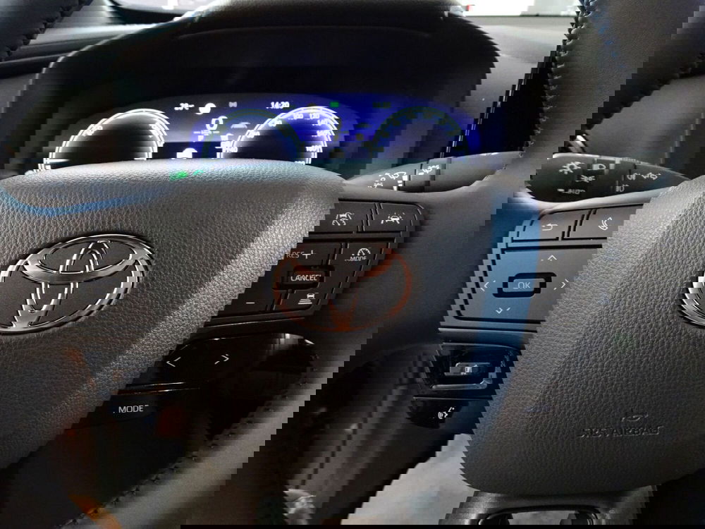 Toyota Toyota C-HR nuova a Treviso (13)