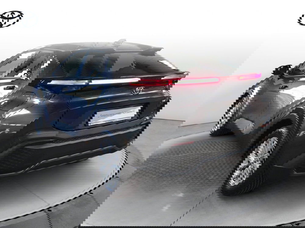 Toyota Toyota C-HR nuova a Treviso (7)