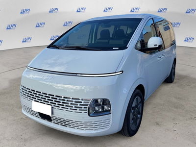 Hyundai Staria 1.6 hev 2wd auto nuova a Lucca