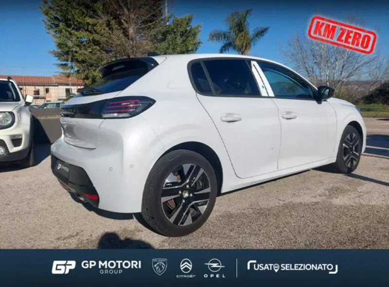 Peugeot 208 nuova a Caserta (4)