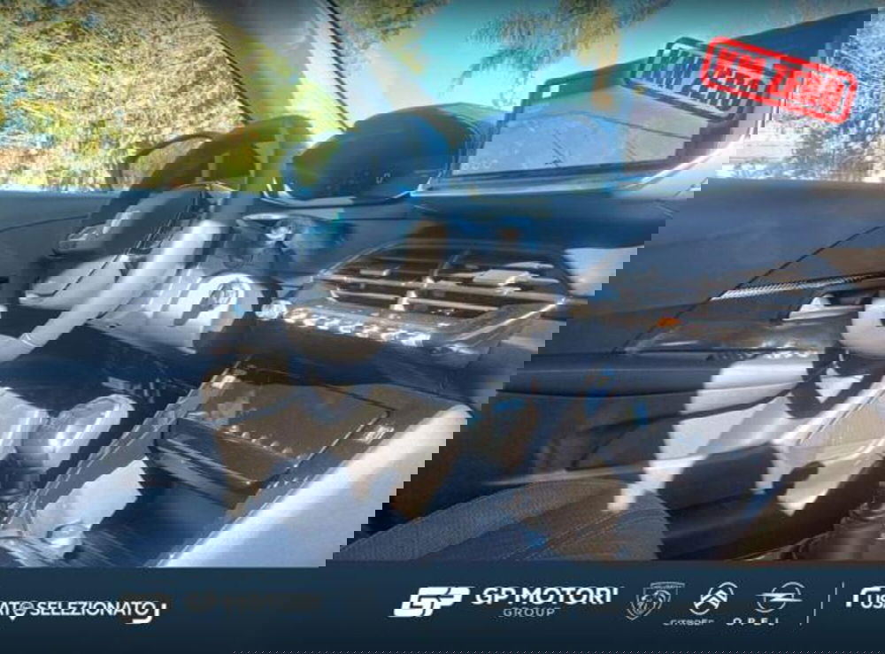 Peugeot 208 nuova a Caserta (5)