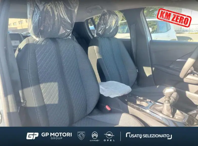 Peugeot 208 nuova a Caserta (6)