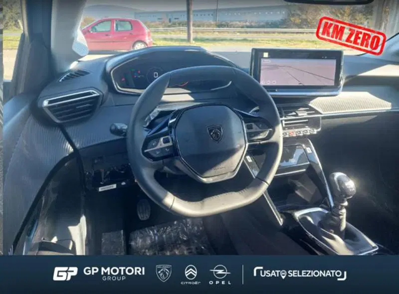 Peugeot 208 nuova a Caserta (8)