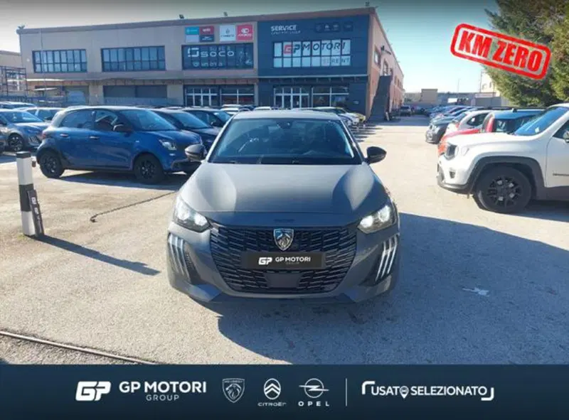 Peugeot 208 nuova a Caserta