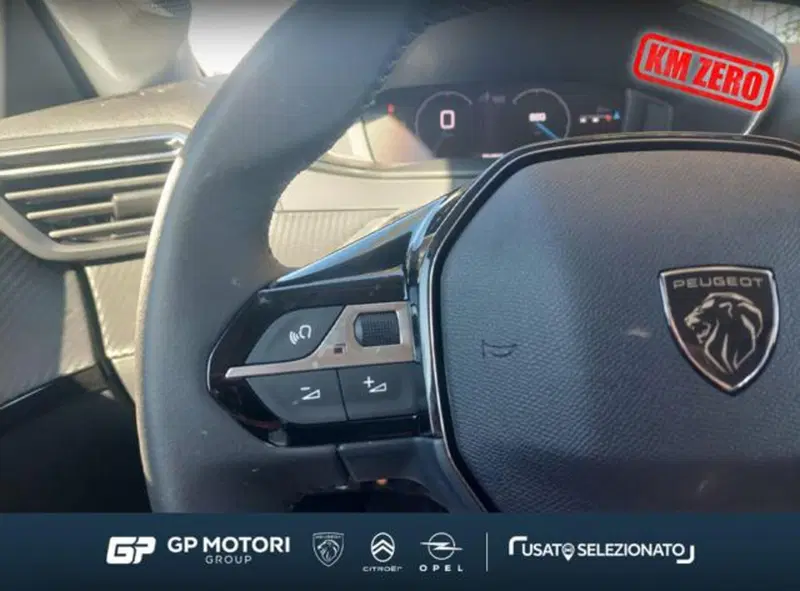 Peugeot 208 nuova a Caserta (10)