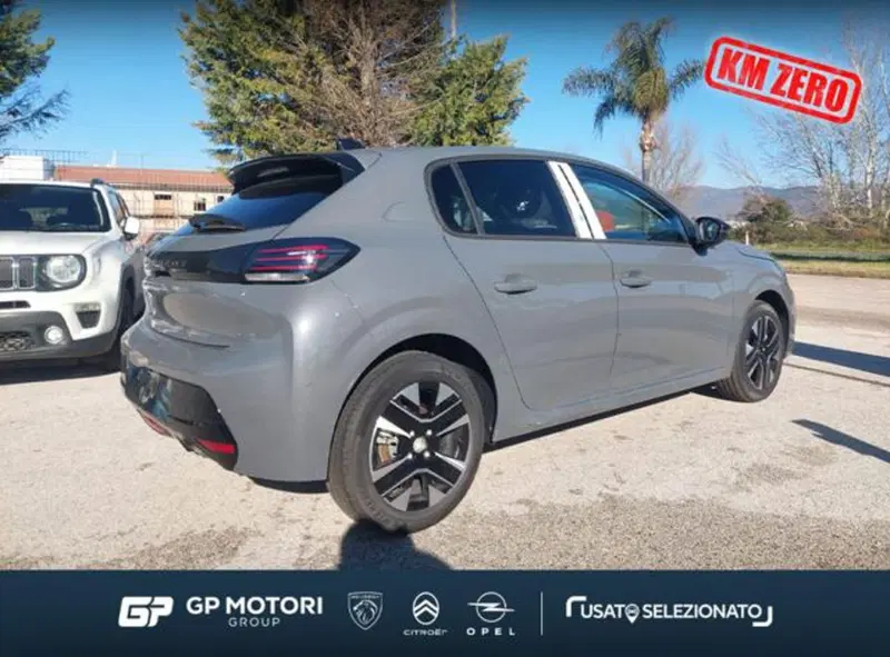 Peugeot 208 nuova a Caserta (6)