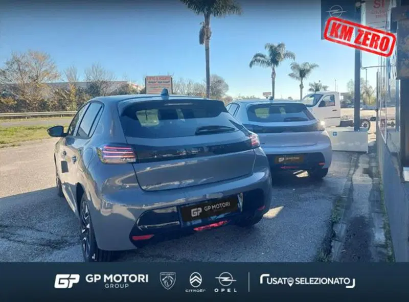 Peugeot 208 nuova a Caserta (7)