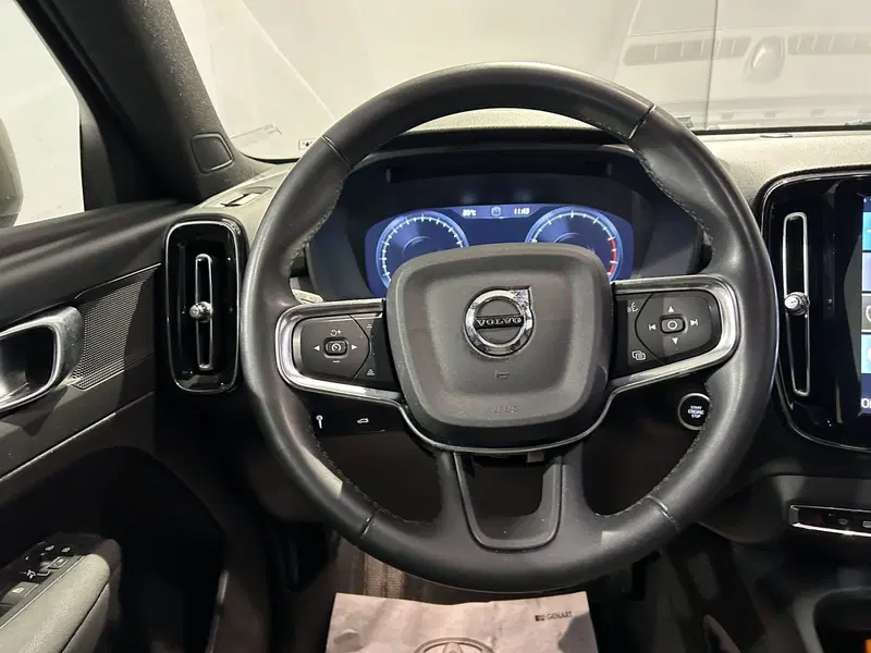 Volvo XC40 usata a Milano (8)