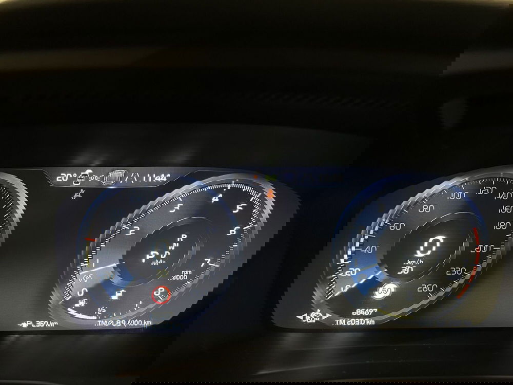 Volvo XC40 usata a Milano (9)