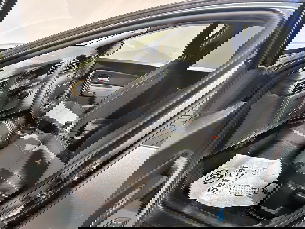 Dacia Duster usata a Milano (14)