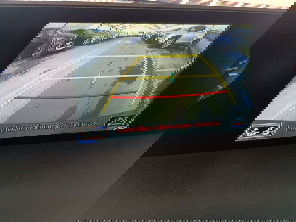 Lexus UX usata a Milano (17)