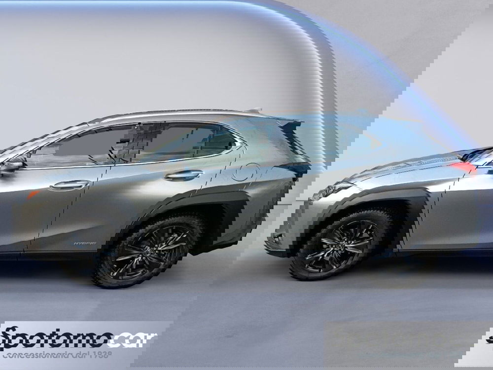 Lexus UX usata a Milano (3)