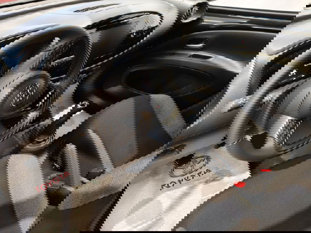 Toyota Aygo X nuova a Roma (11)