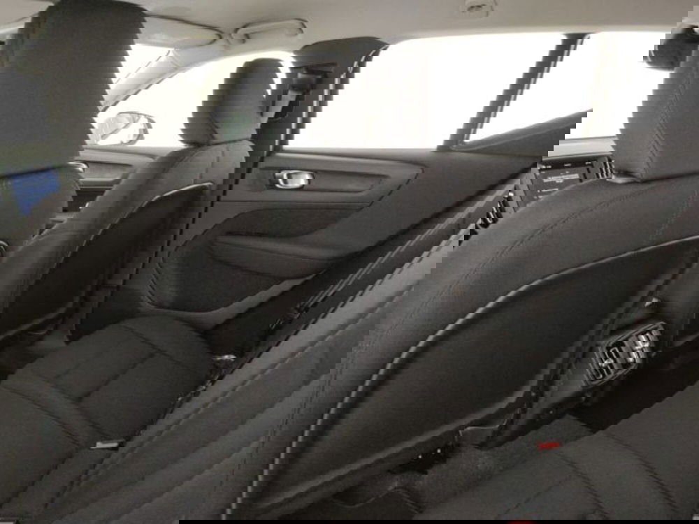Volvo XC40 nuova a Modena (10)
