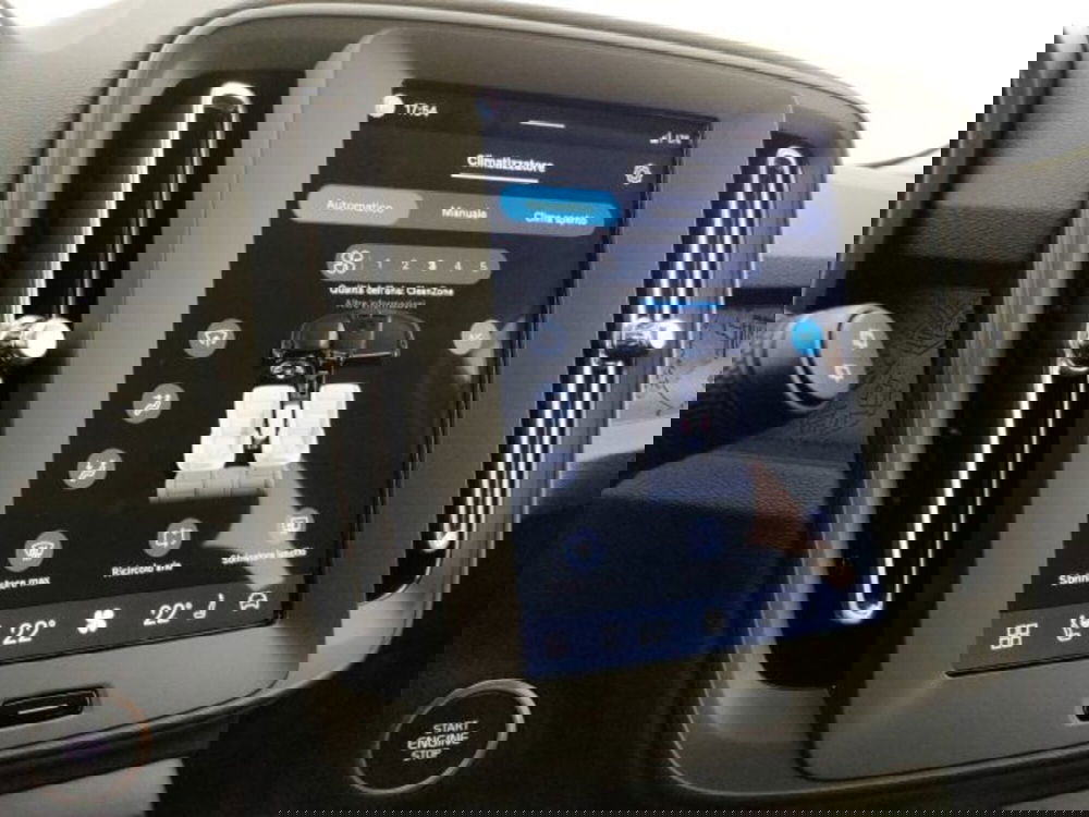 Volvo XC40 nuova a Modena (17)