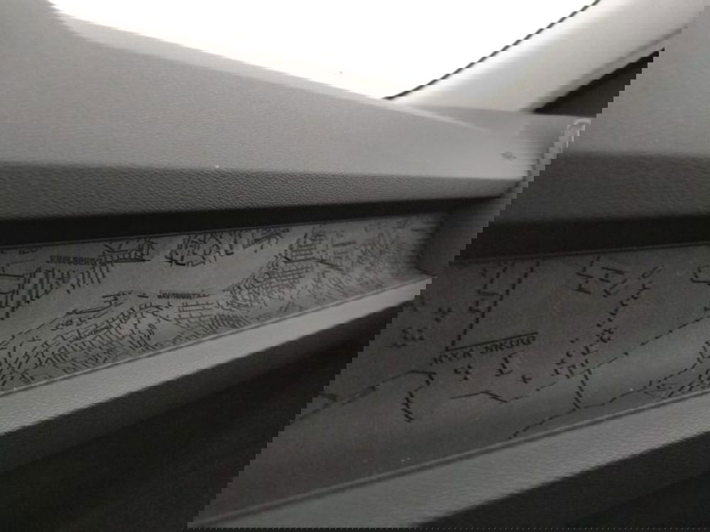 Volvo XC40 nuova a Modena (20)