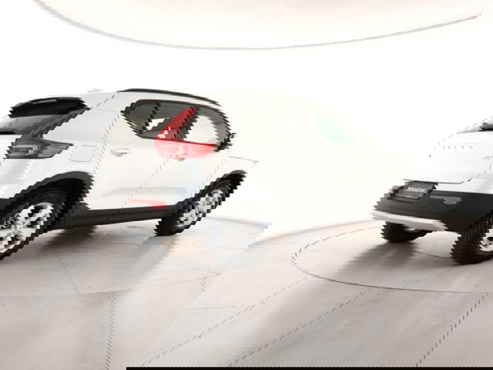Volvo XC40 nuova a Modena (5)
