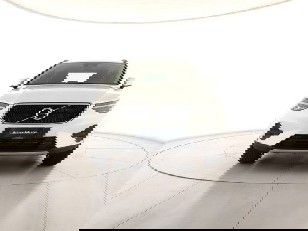 Volvo XC40 nuova a Modena (8)