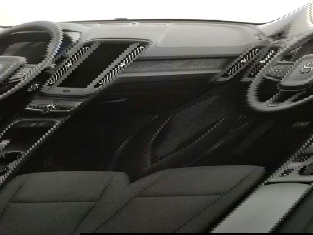 Volvo XC40 nuova a Modena (10)