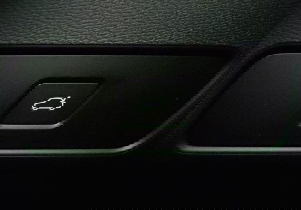 Volvo XC40 nuova a Modena (18)