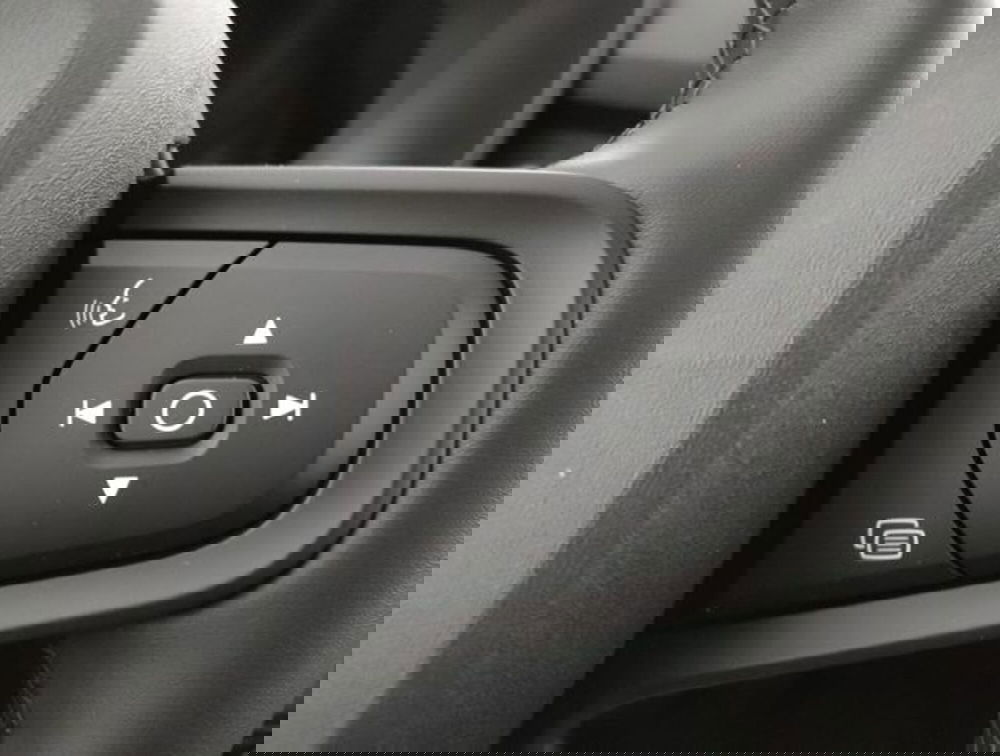 Volvo XC40 nuova a Modena (20)