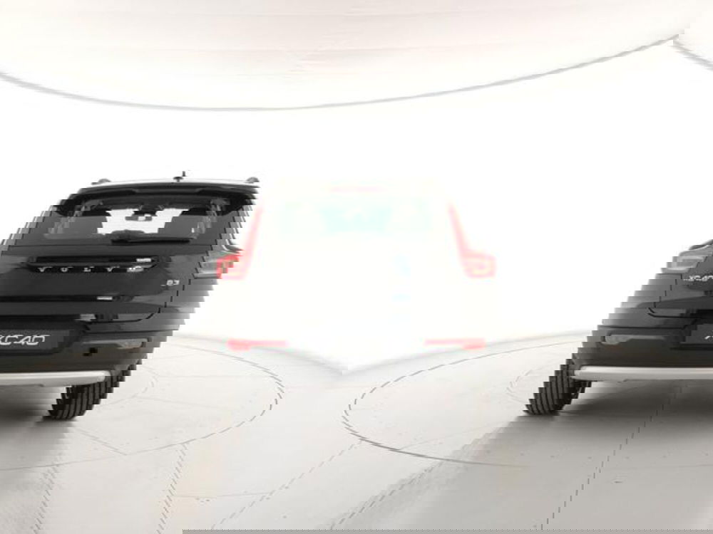 Volvo XC40 nuova a Modena (4)