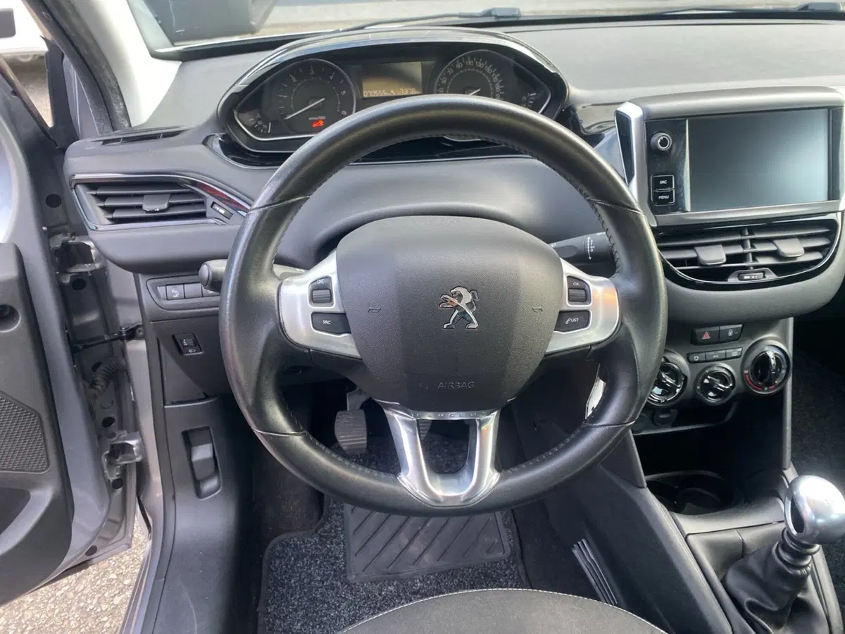Peugeot 208 usata a Bologna (14)