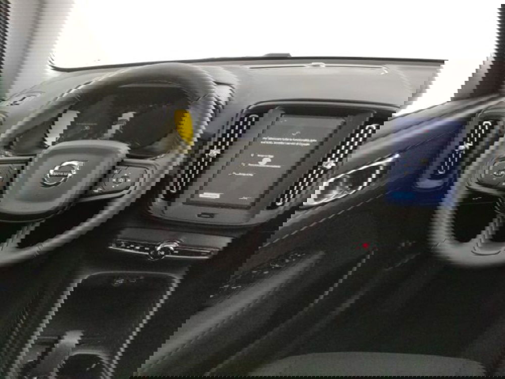 Volvo XC40 nuova a Modena (13)
