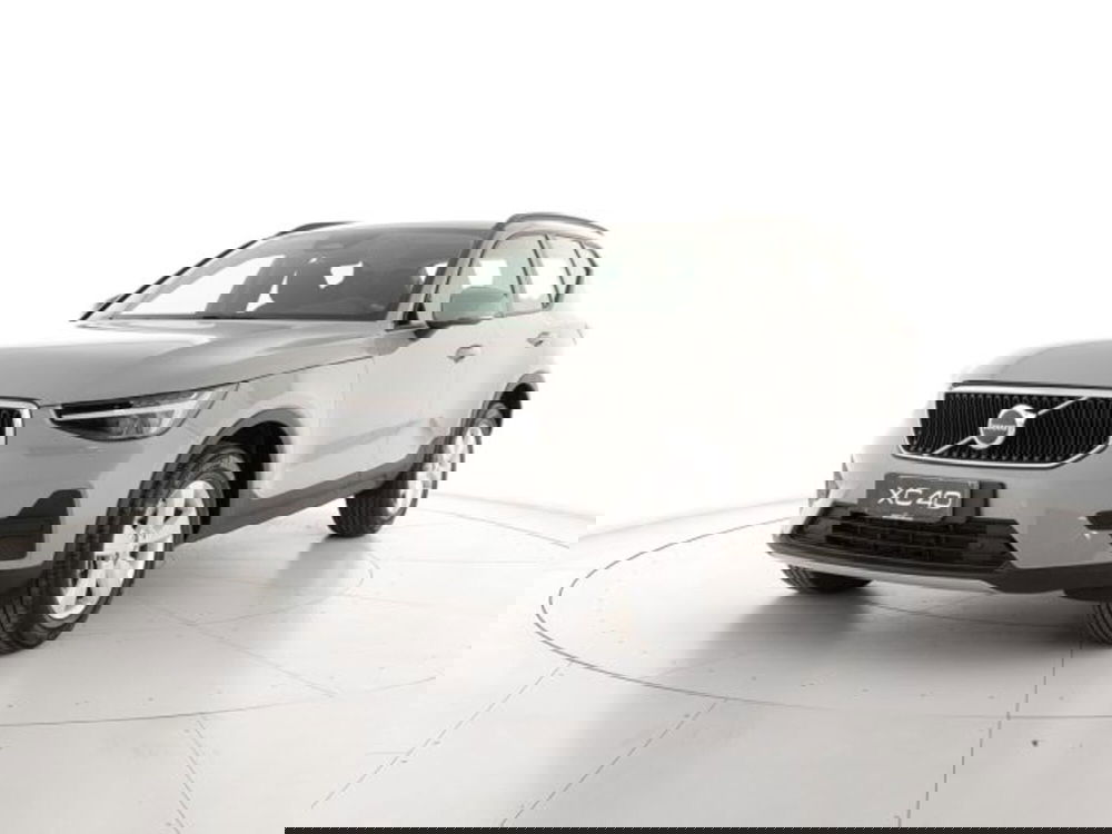 Volvo XC40 nuova a Modena (2)