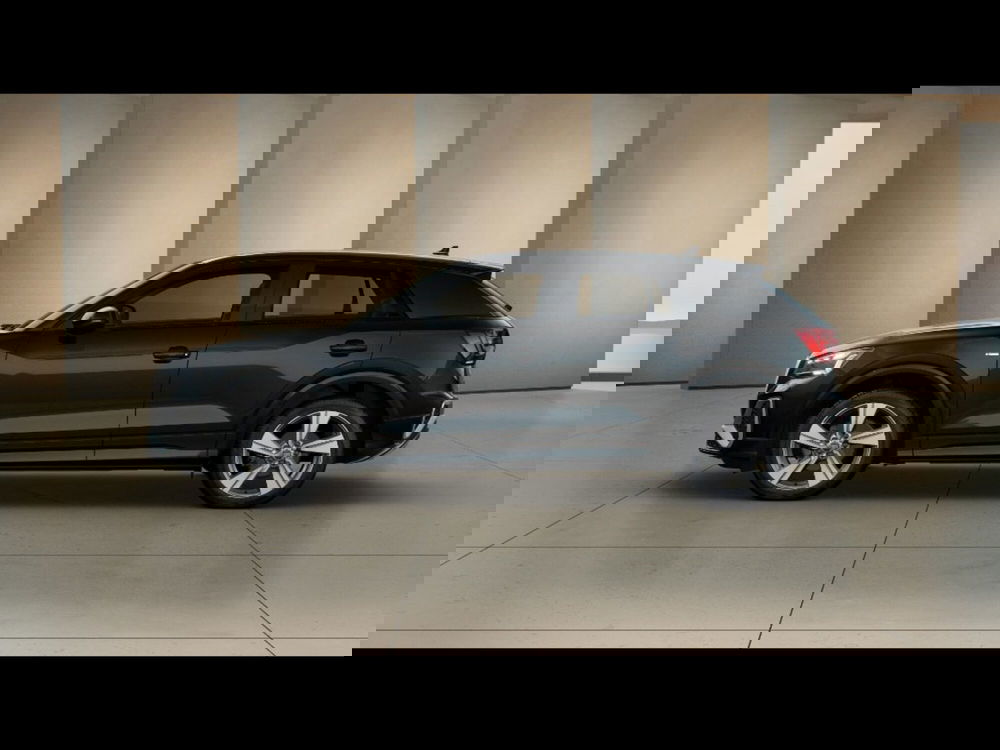 Audi Q2 nuova a Livorno (2)