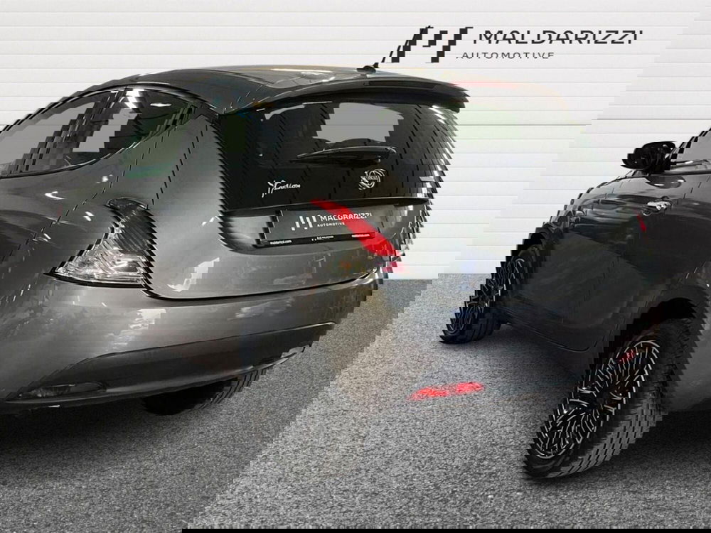 Lancia Ypsilon usata a Taranto (4)