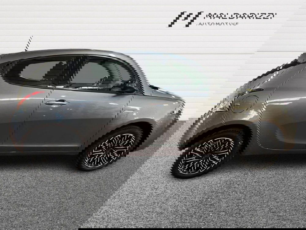 Lancia Ypsilon usata a Taranto (5)