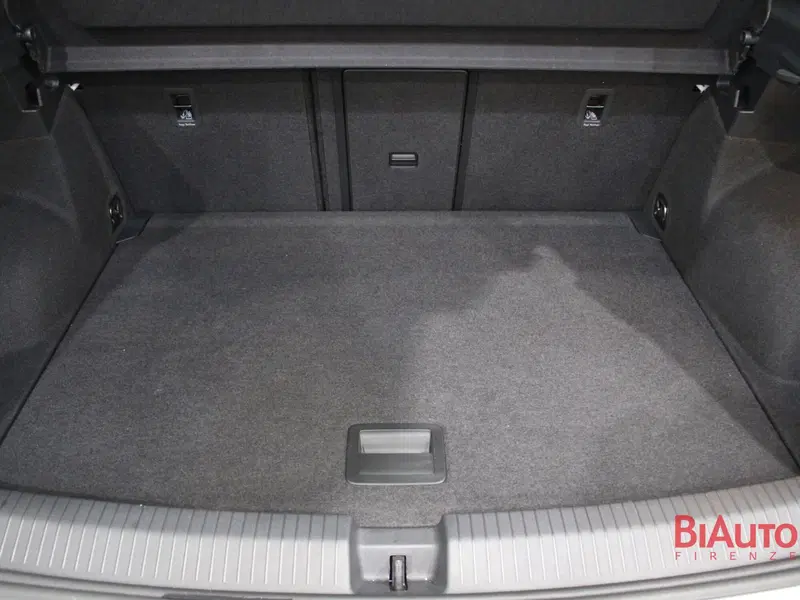 Volkswagen T-Roc usata a Firenze (8)
